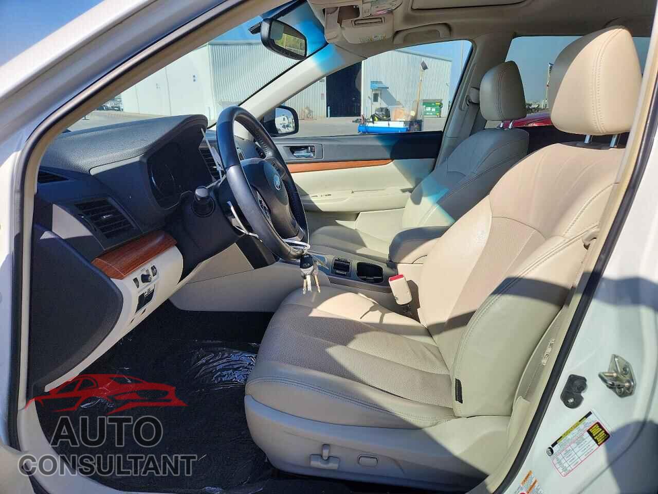 SUBARU OUTBACK 2014 - 4S4BRBLC3E3325291
