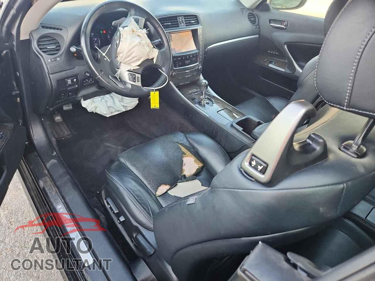LEXUS IS 2014 - JTHFF2C22E2529896