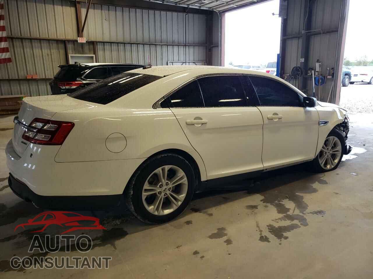 FORD TAURUS 2017 - 1FAHP2D81HG130372