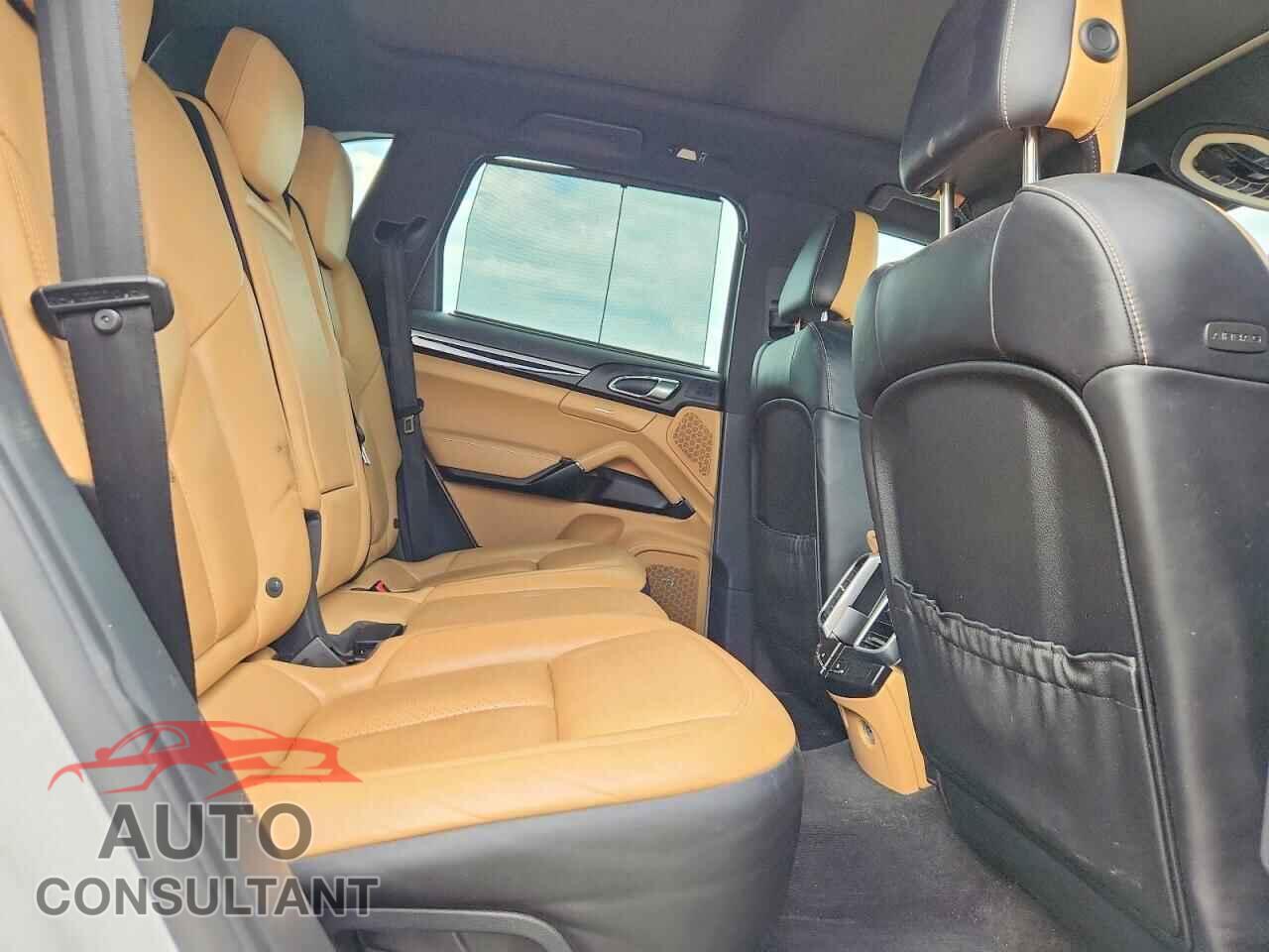PORSCHE CAYENNE 2016 - WP1AE2A25GLA17112