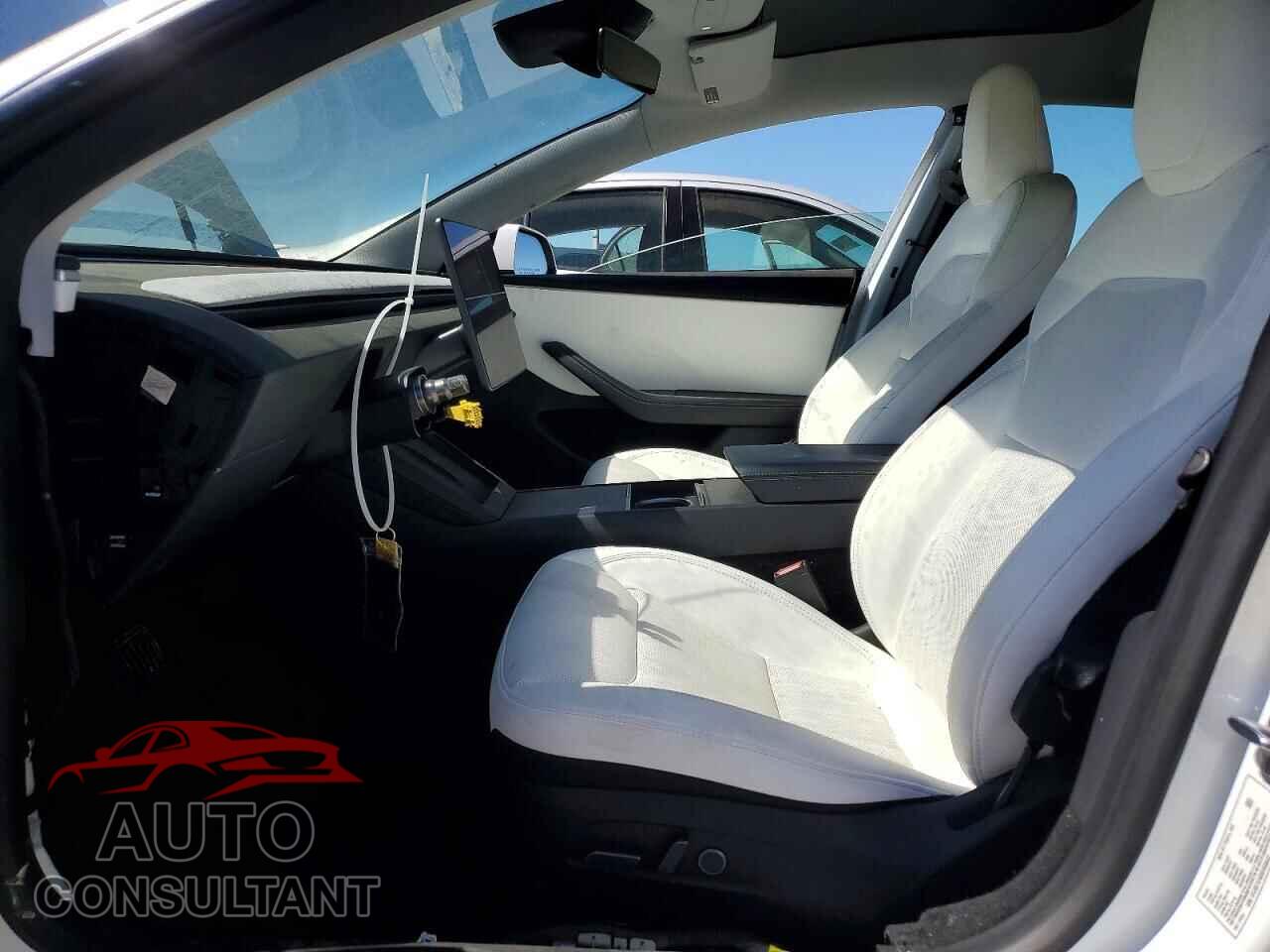 TESLA MODEL 3 2024 - 5YJ3E1EA8RF866632