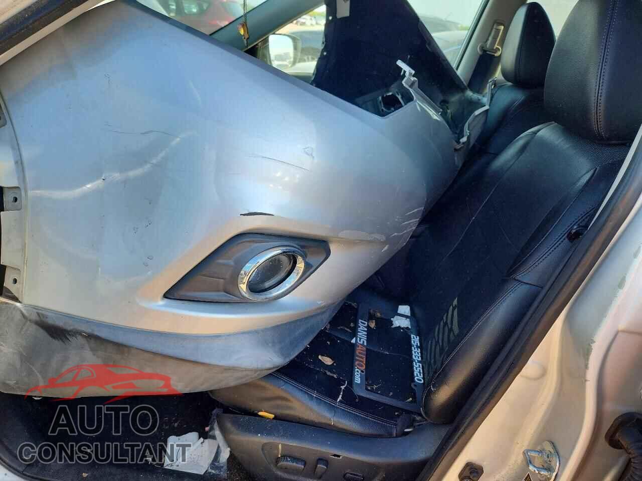 NISSAN ROGUE 2015 - 5N1AT2MV2FC876830