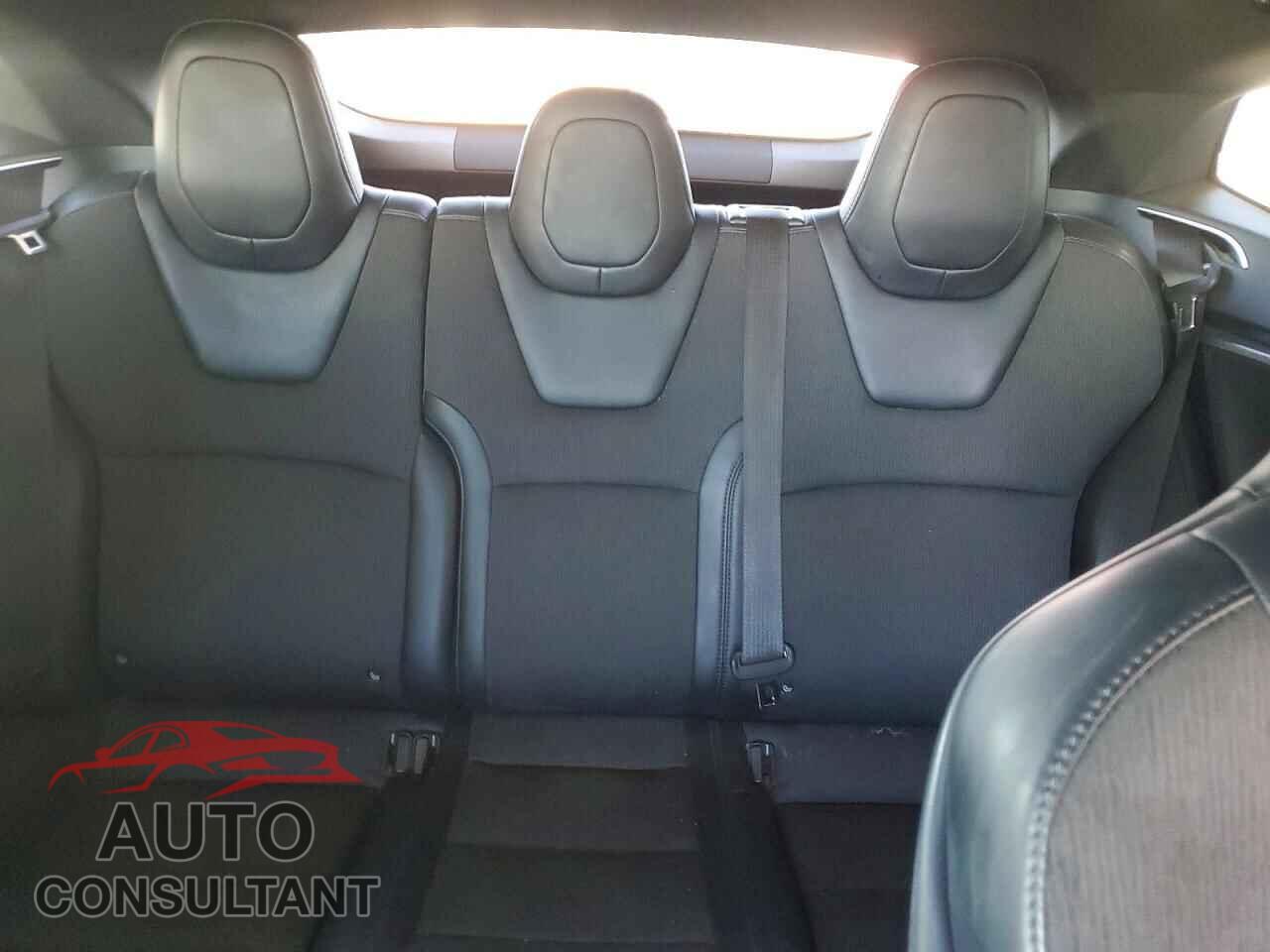TESLA MODEL S 2017 - 5YJSA1E17HF228118