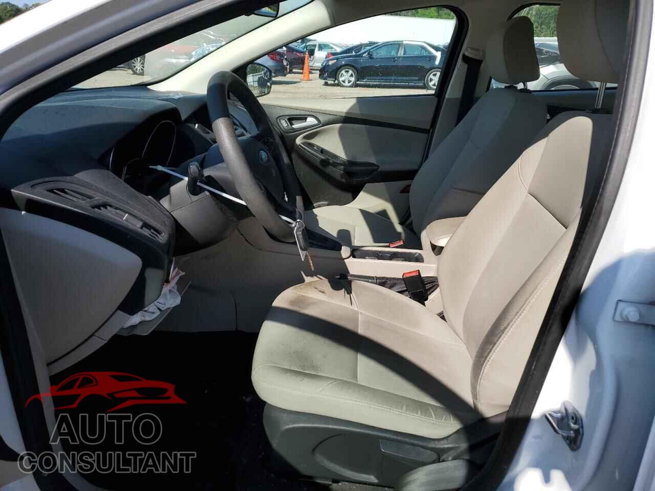 FORD FOCUS 2016 - 1FADP3K22GL393639