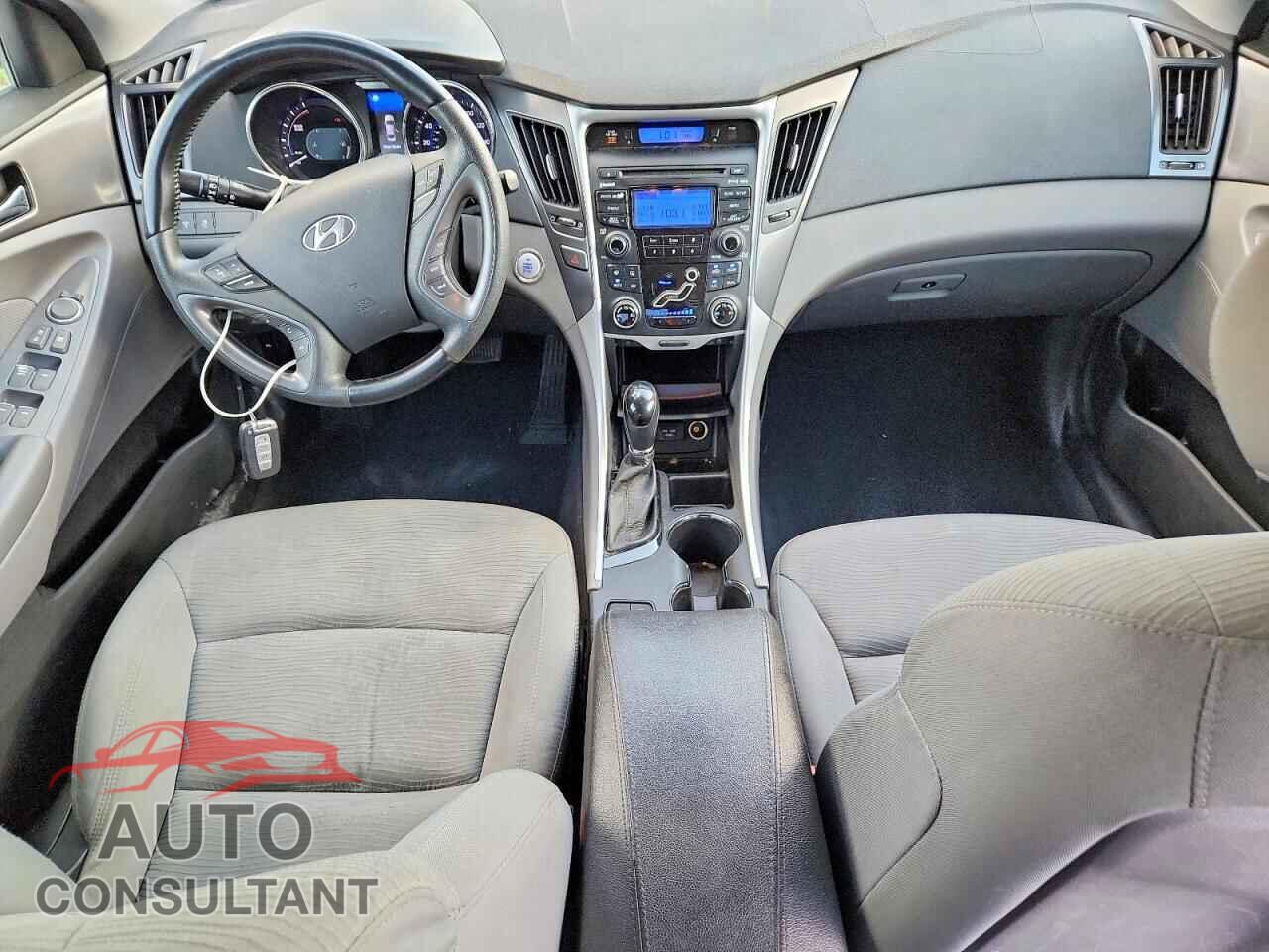 HYUNDAI SONATA 2012 - KMHEC4A42CA042086