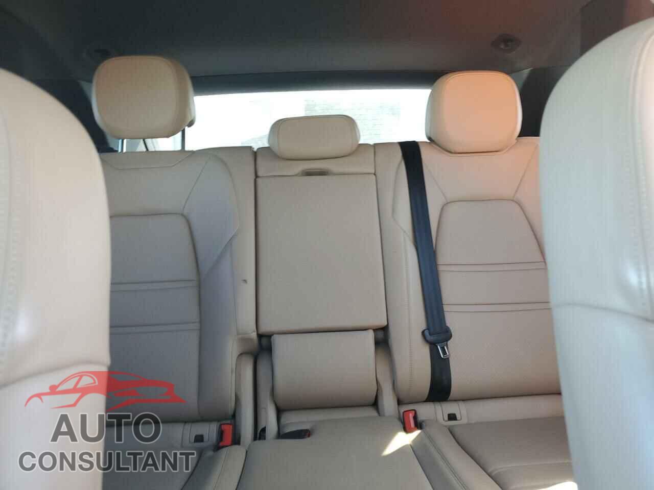 PORSCHE CAYENNE 2019 - WP1AA2AY3KDA10064