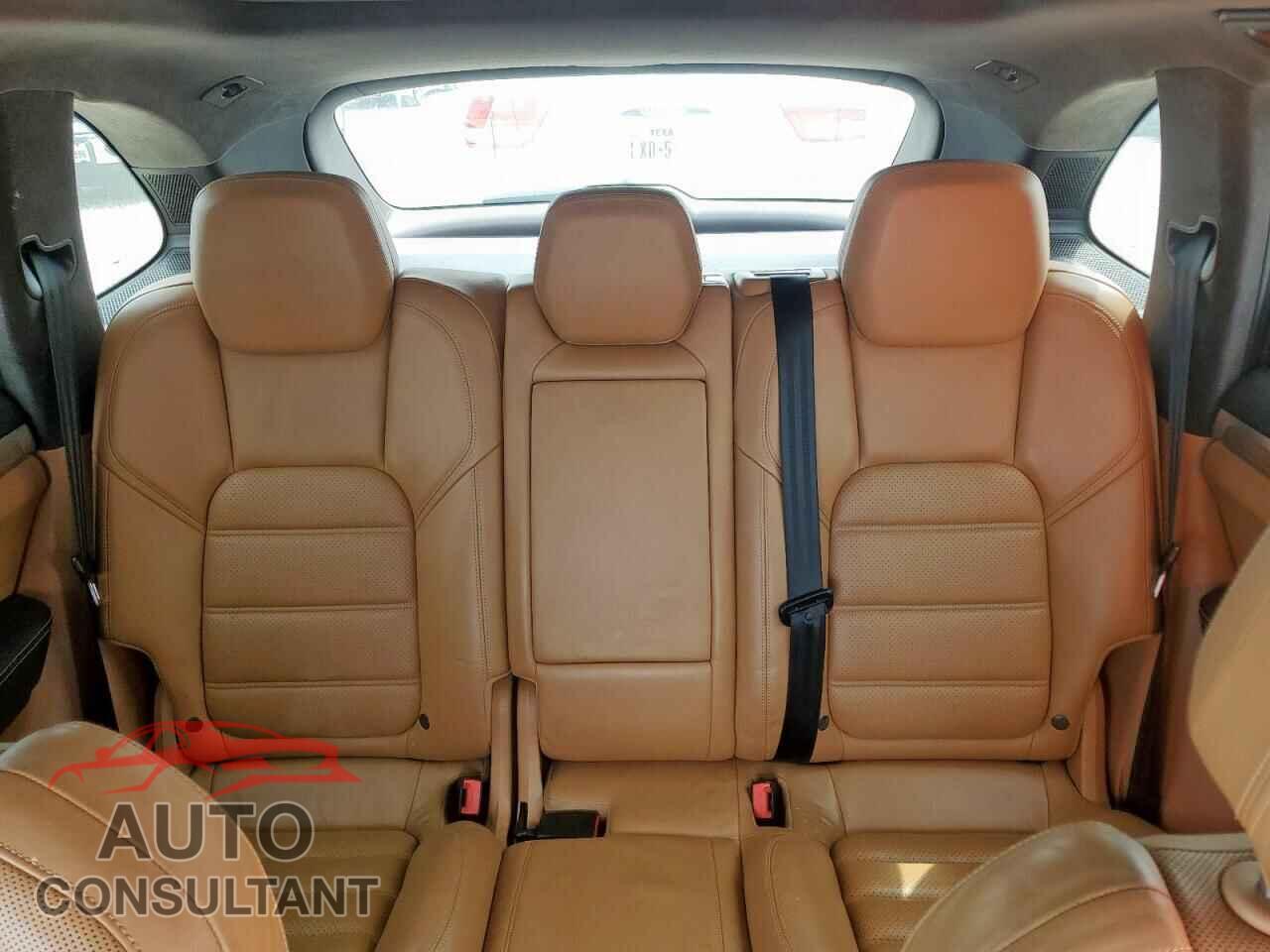 PORSCHE CAYENNE 2012 - WP1AC2A24CLA80945