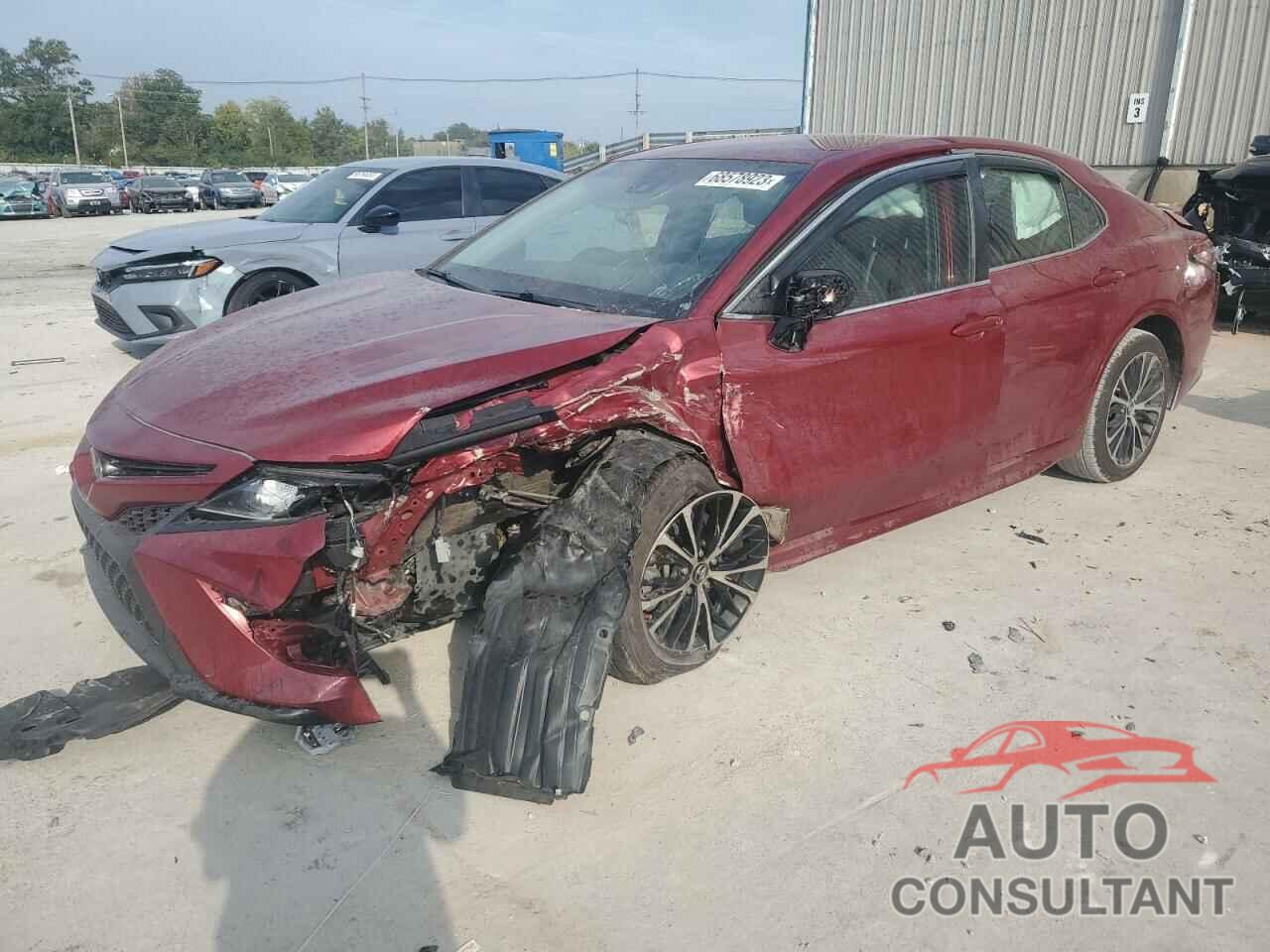 TOYOTA CAMRY 2018 - 4T1B11HK1JU557426