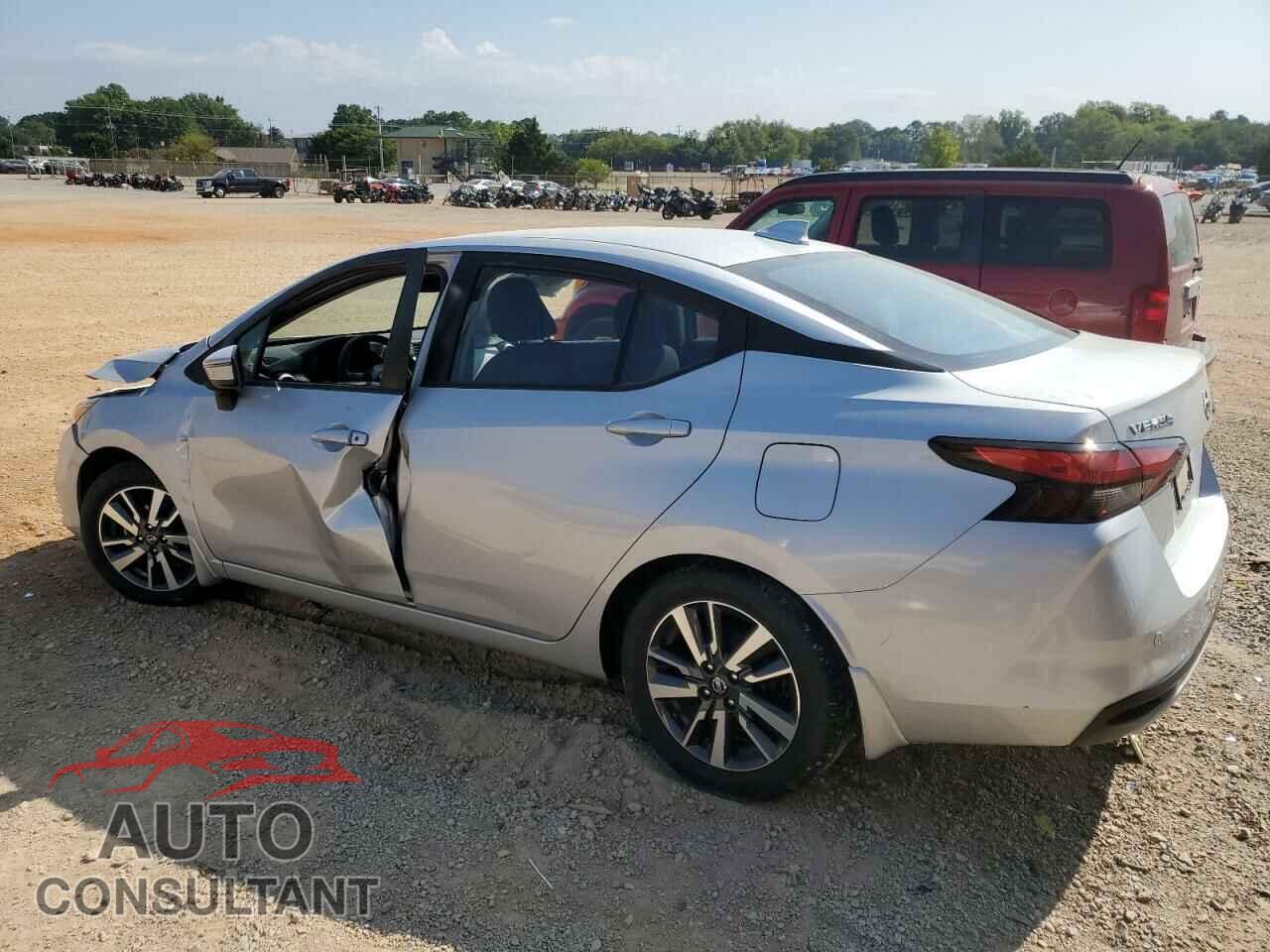 NISSAN VERSA 2020 - 3N1CN8EVXLL900853