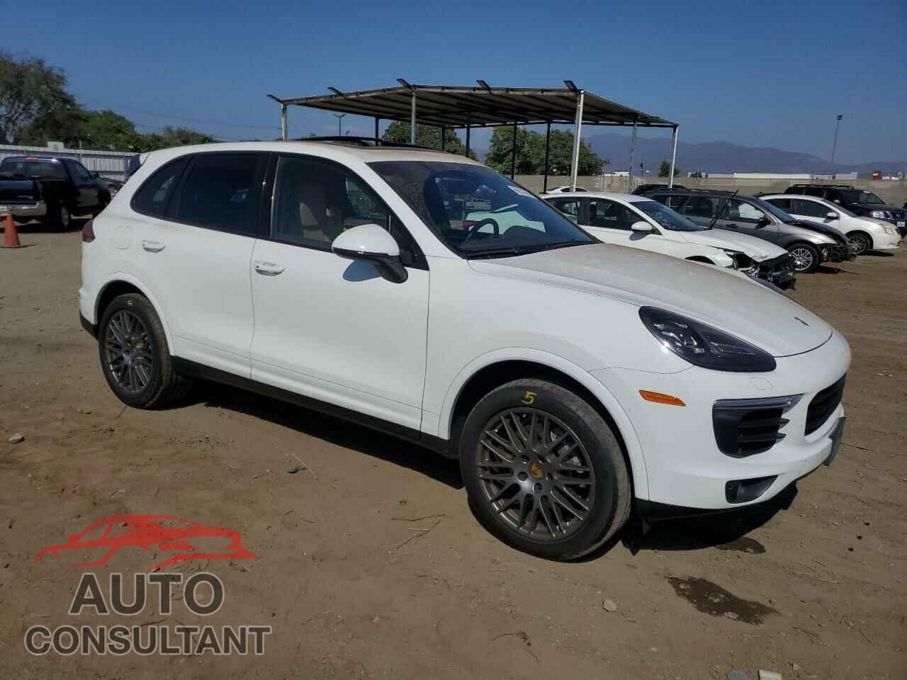 PORSCHE CAYENNE 2017 - WP1AA2A28HKA83950