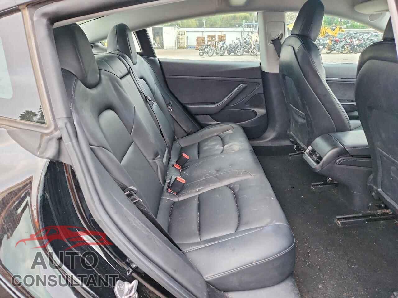 TESLA MODEL 3 2021 - 5YJ3E1EA9MF940052