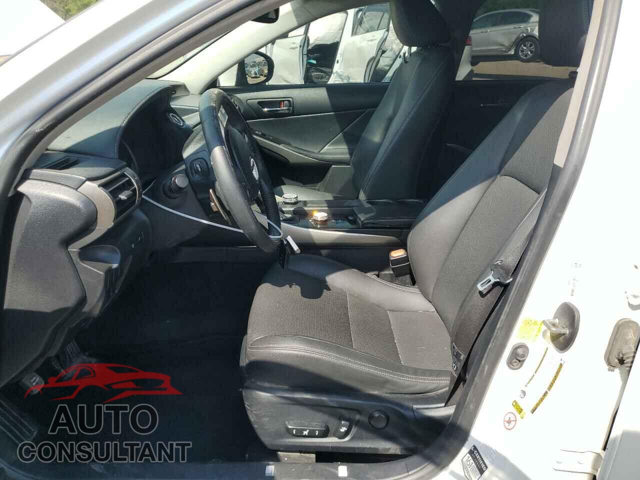 LEXUS IS 2014 - JTHBF1D20E5033372