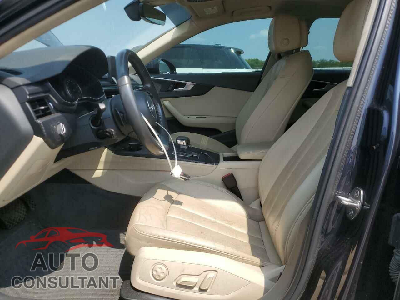 AUDI A4 2018 - WAUDNAF41JA083000