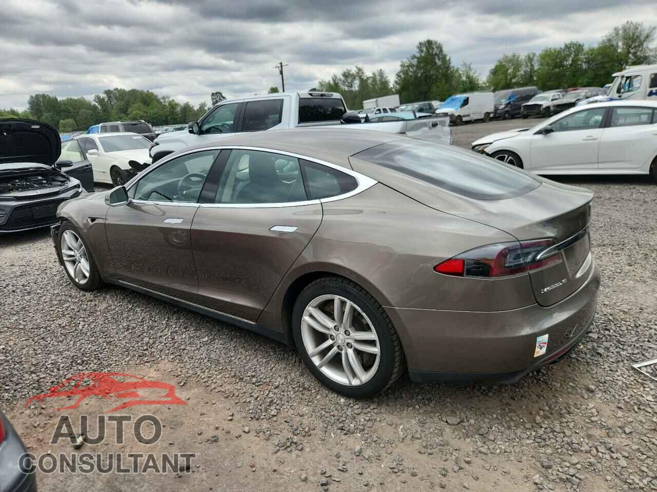 TESLA MODEL S 2015 - 5YJSA1S2XFF084770