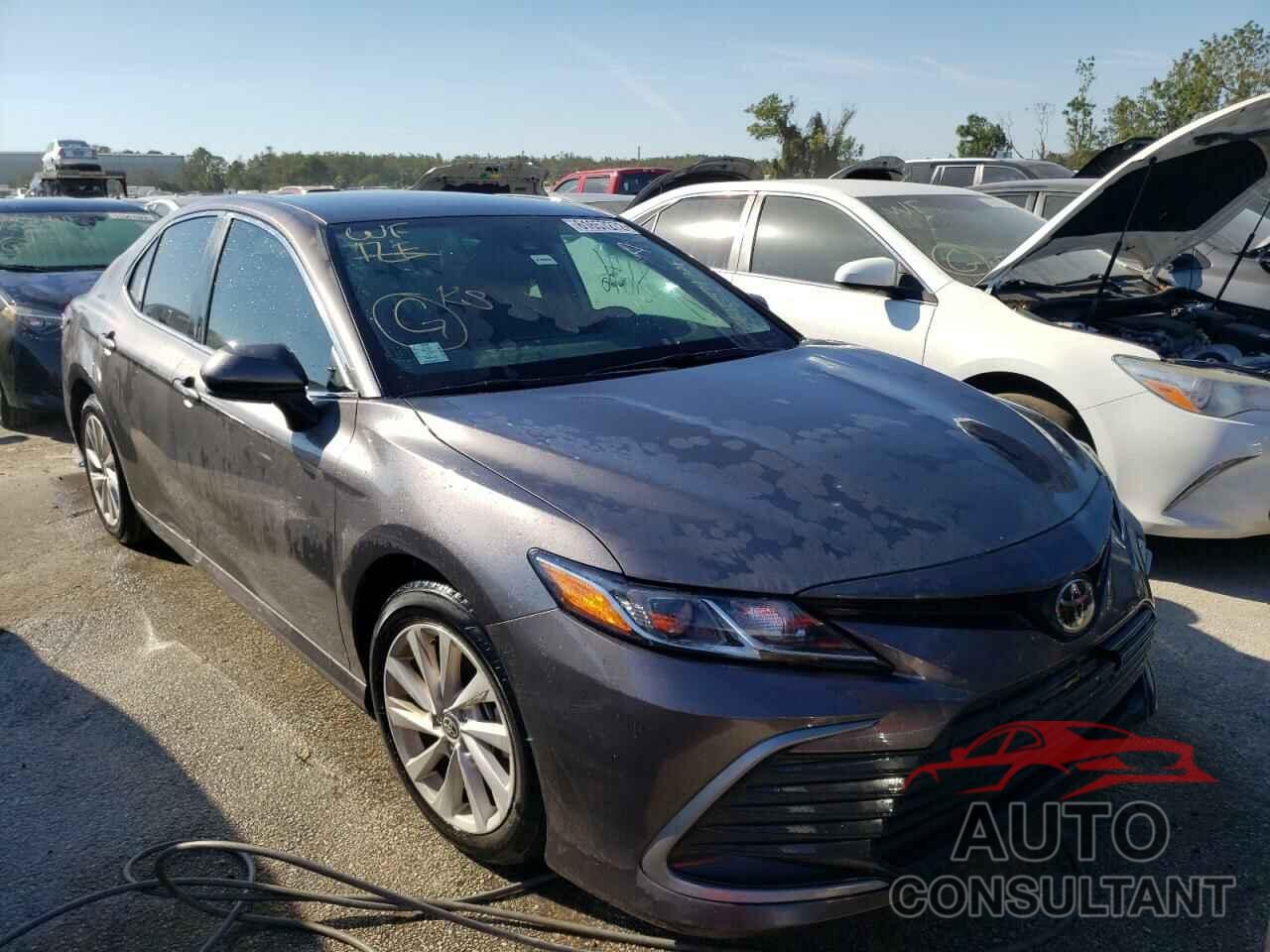 TOYOTA CAMRY 2022 - 4T1C11AK6NU031541