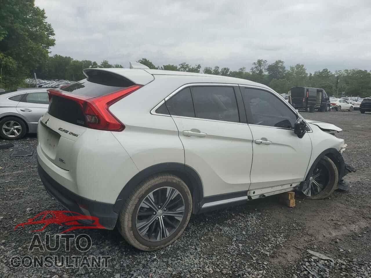 MITSUBISHI ECLIPSE 2018 - JA4AT5AA3JZ045103