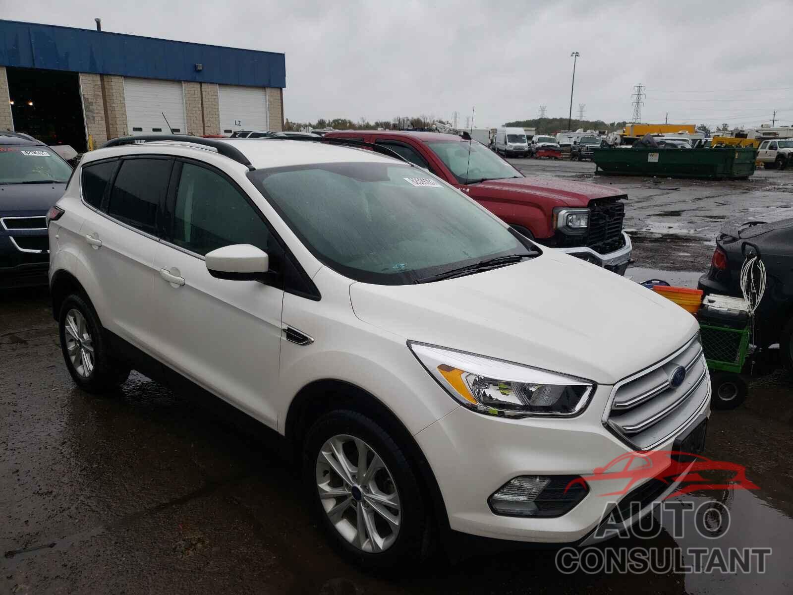 FORD ESCAPE 2018 - 1FMCU0GD5JUC56859