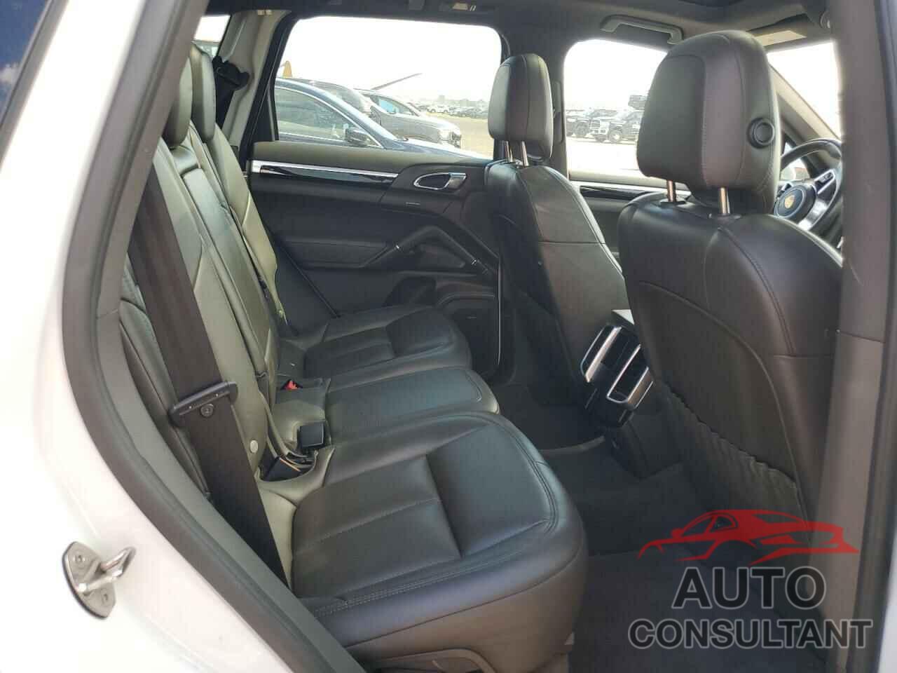 PORSCHE CAYENNE 2017 - WP1AA2A21HKA82221