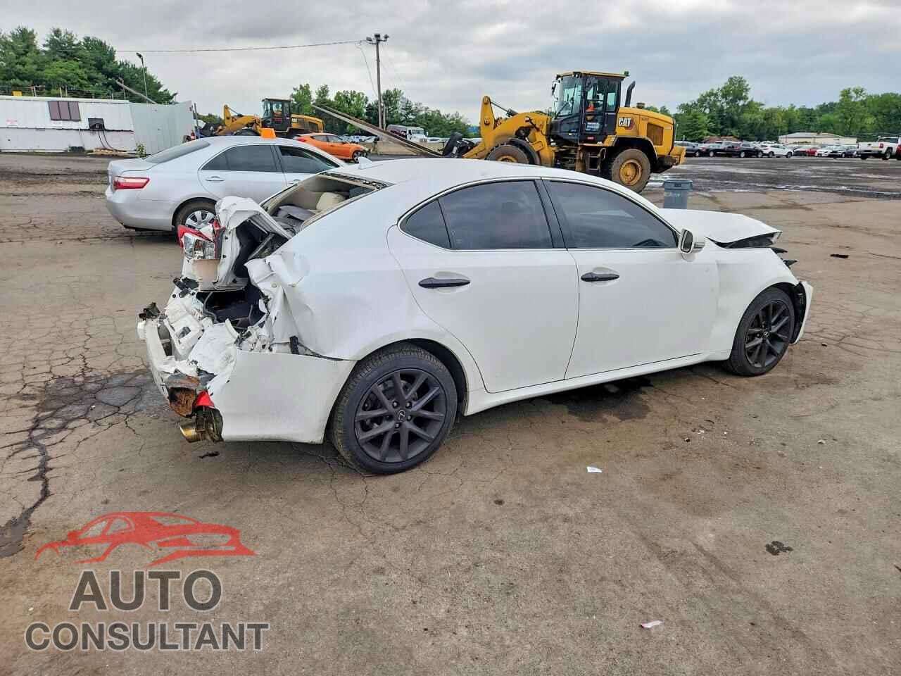 LEXUS IS 2011 - JTHCF5C22B5051817