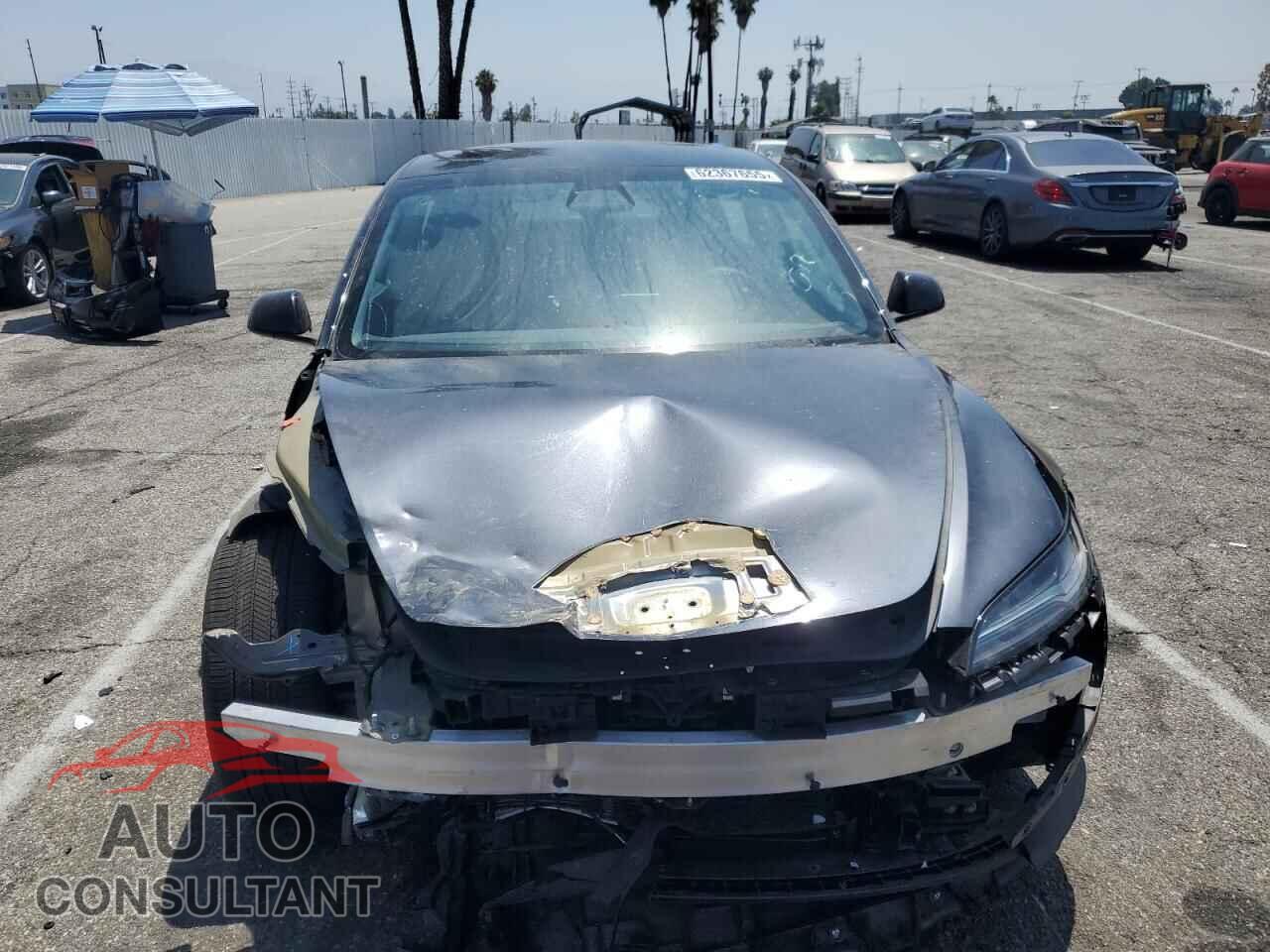 TESLA MODEL 3 2024 - 5YJ3E1EA7RF743355