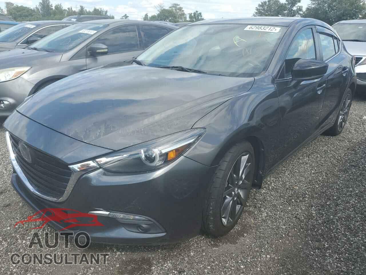MAZDA 3 2018 - 3MZBN1M39JM268108