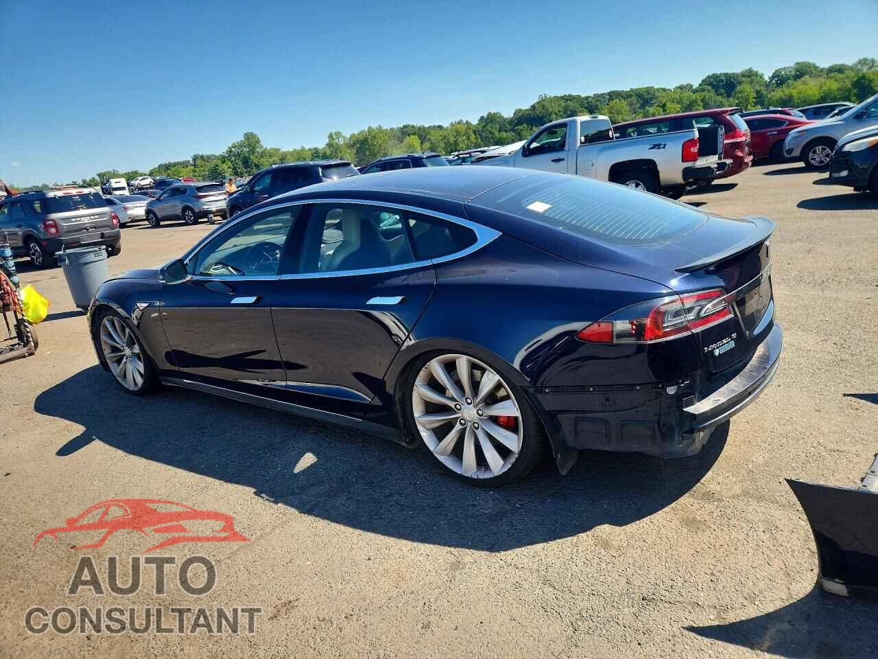 TESLA MODEL S 2015 - 5YJSA1H21FFP70204