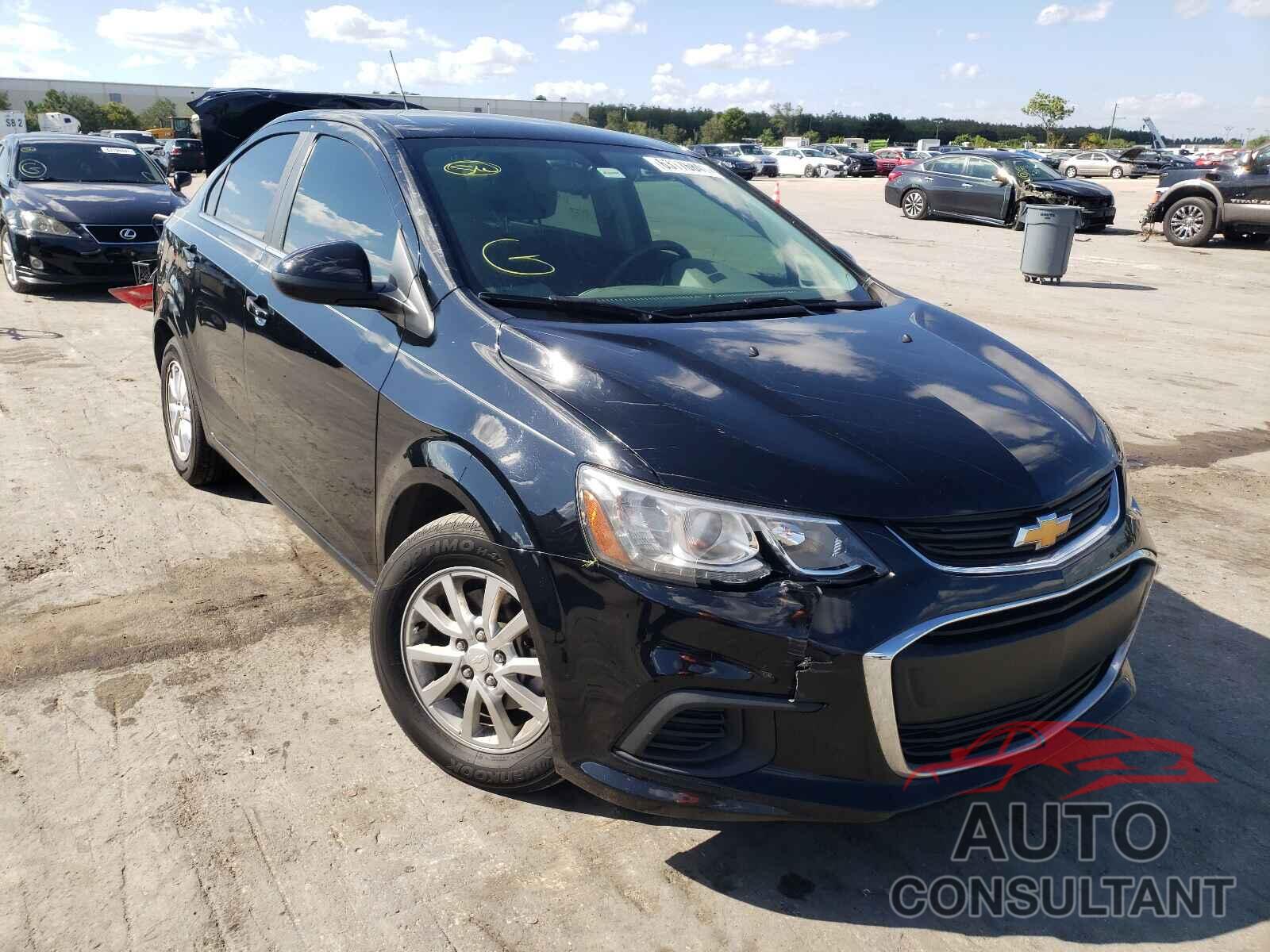 CHEVROLET SONIC 2018 - 1G1JD5SH7J4100723