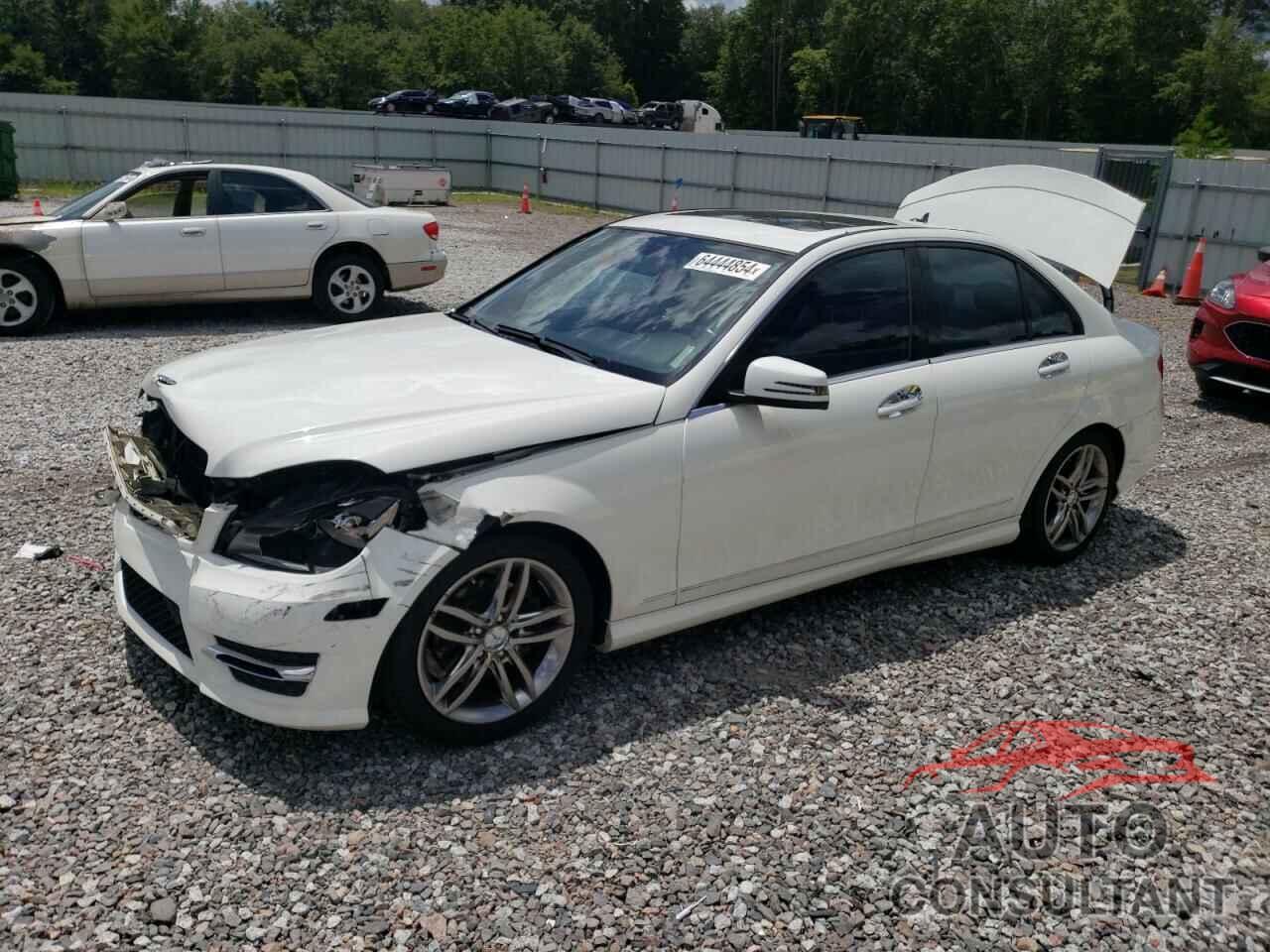 MERCEDES-BENZ C-CLASS 2013 - WDDGF4HB9DA829763
