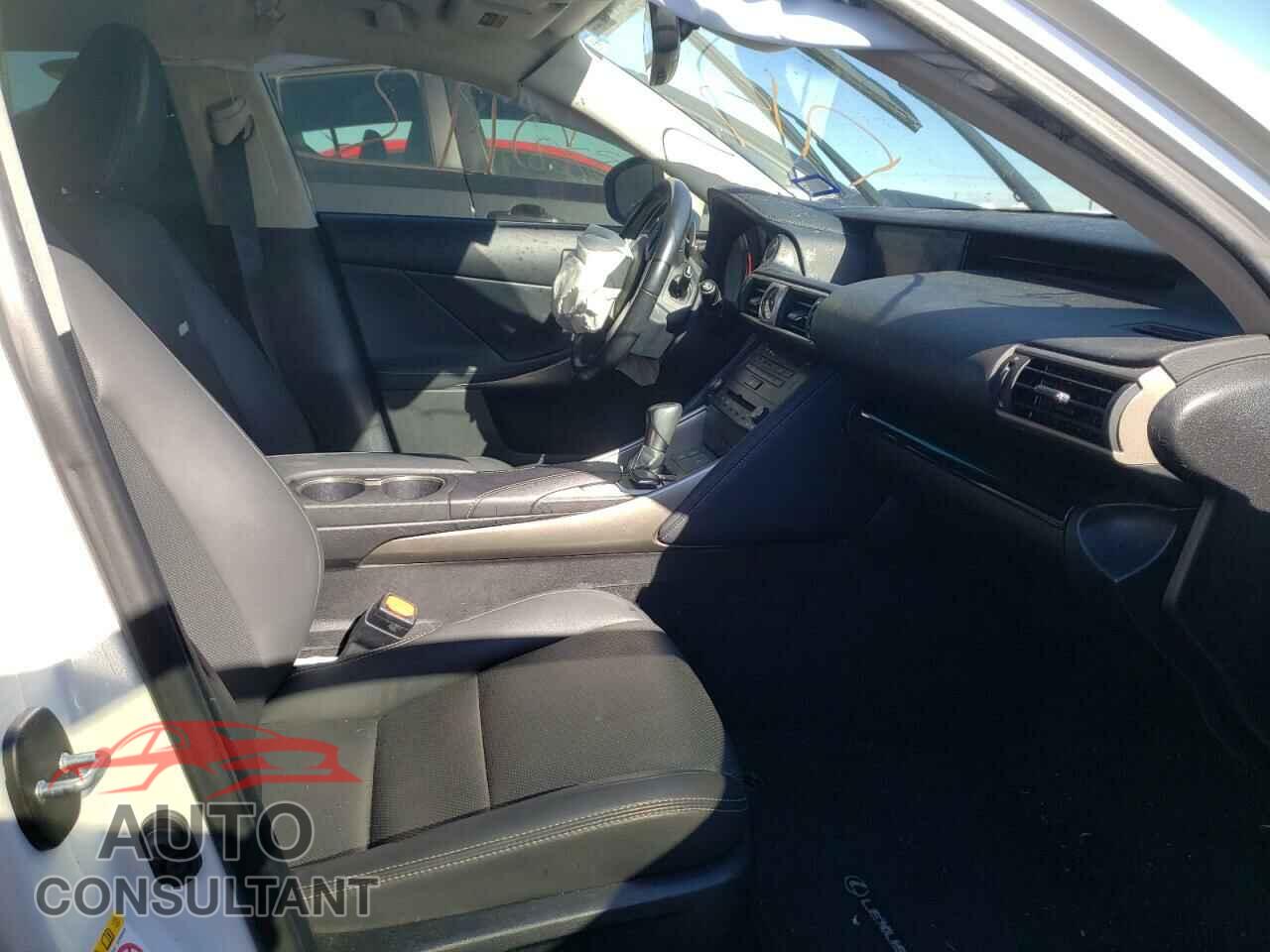 LEXUS IS 2017 - JTHBA1D2XH5045452
