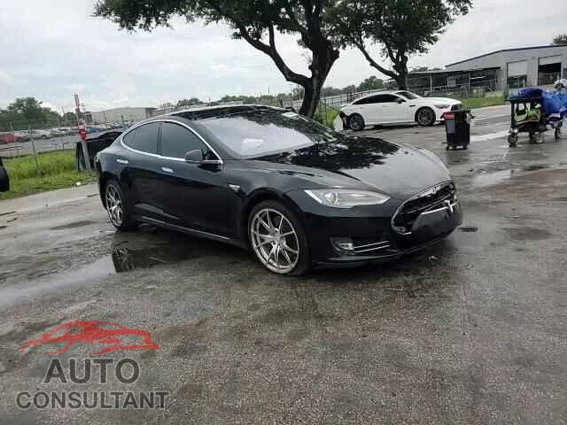 TESLA MODEL S 2016 - 5YJSA1E20GF132323
