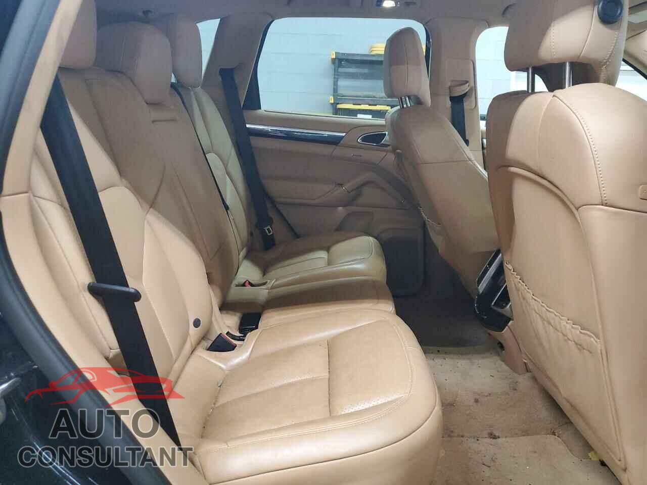 PORSCHE CAYENNE 2016 - WP1AA2A25GKA14454