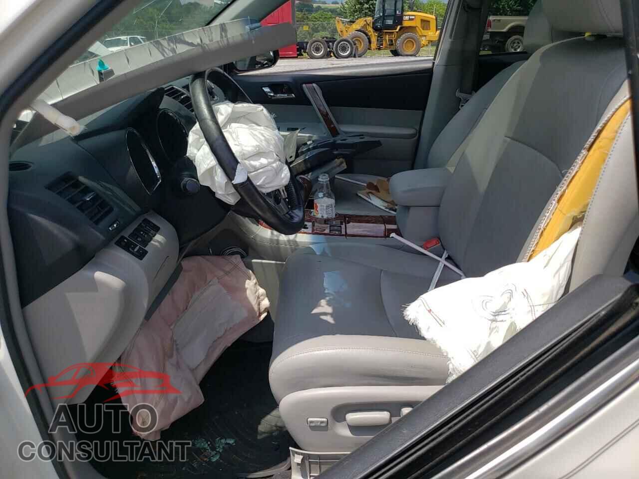 TOYOTA HIGHLANDER 2013 - 5TDDK3EH8DS200641