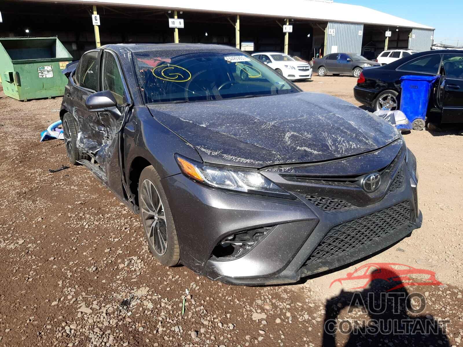 TOYOTA CAMRY 2018 - 4T1B11HK1JU013377