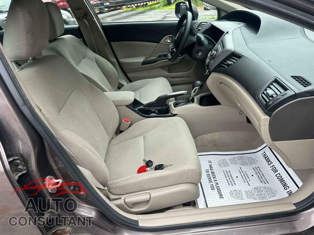HONDA CIVIC 2012 - 2HGFB2F52CH527932