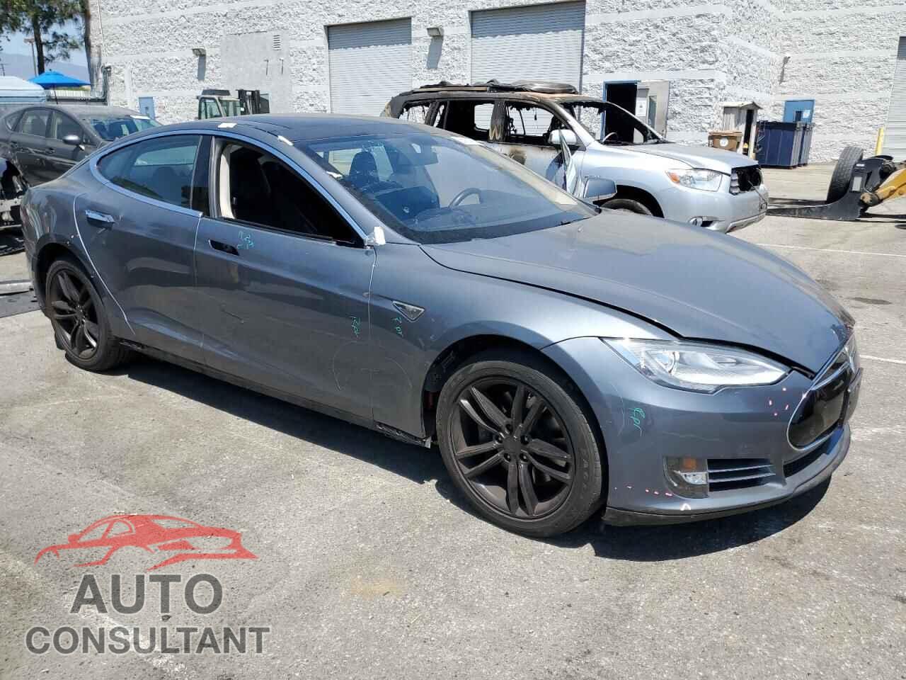 TESLA MODEL S 2013 - 5YJSA1CG9DFP08274
