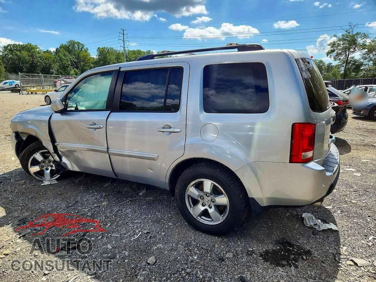 HONDA PILOT 2011 - 5FNYF4H59BB038890