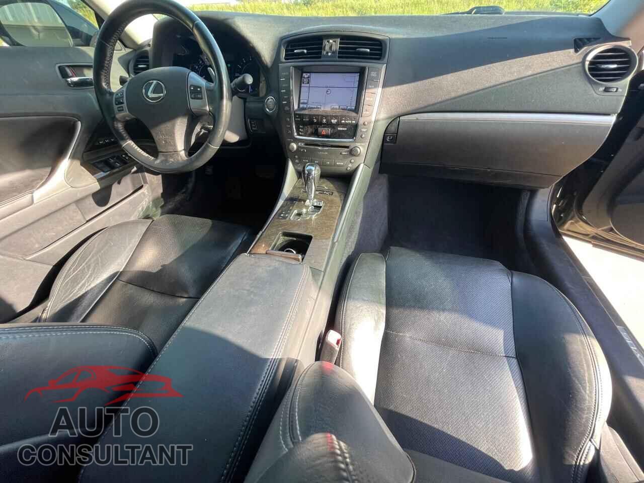 LEXUS IS 2012 - JTHFE2C25C2508217