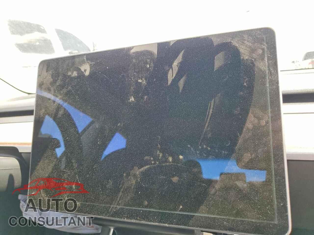TESLA MODEL 3 2018 - 5YJ3E1EA7JF160952
