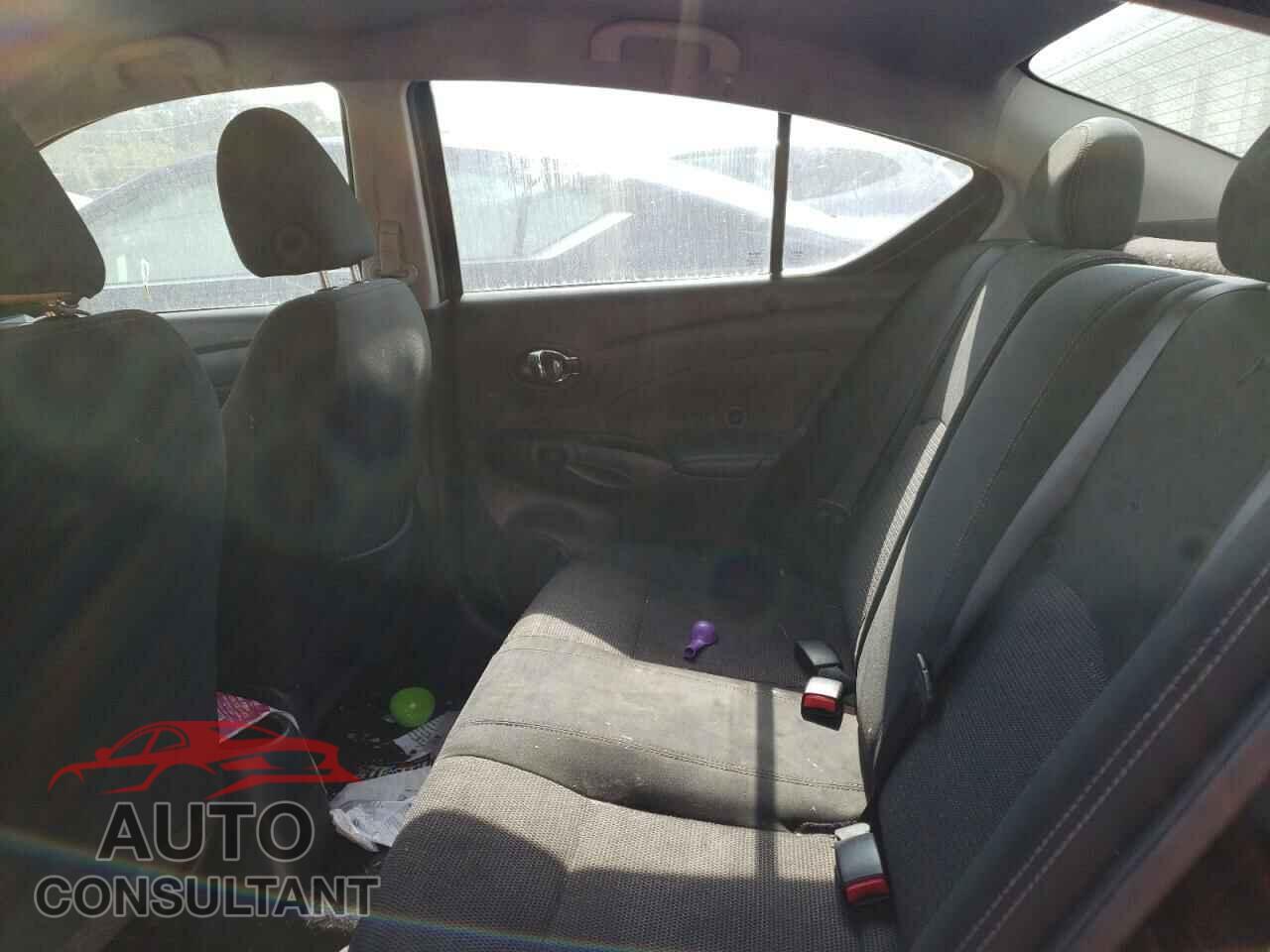 NISSAN VERSA 2019 - 3N1CN7AP3KL863757