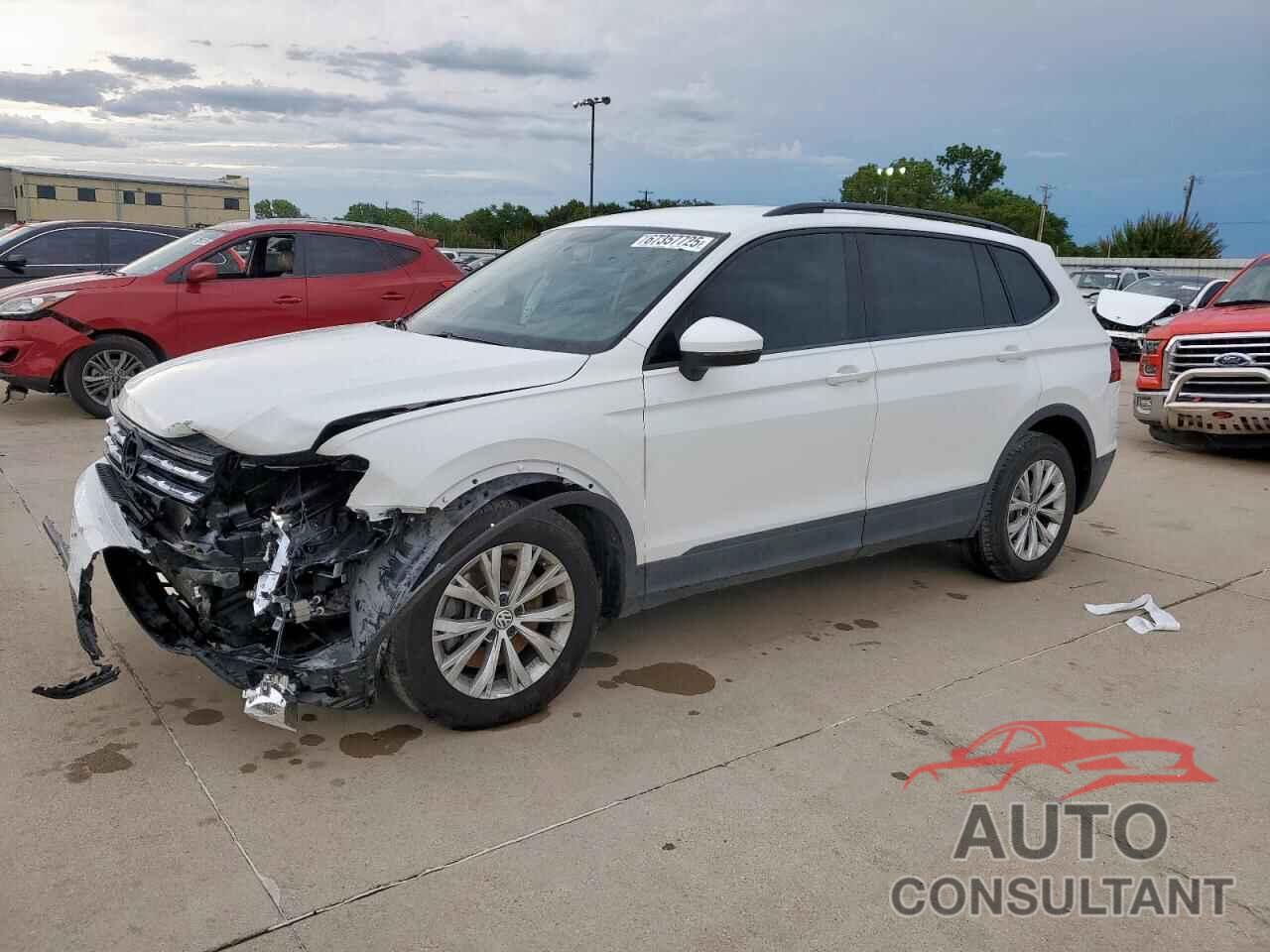 VOLKSWAGEN TIGUAN 2018 - 3VV1B7AX2JM086561