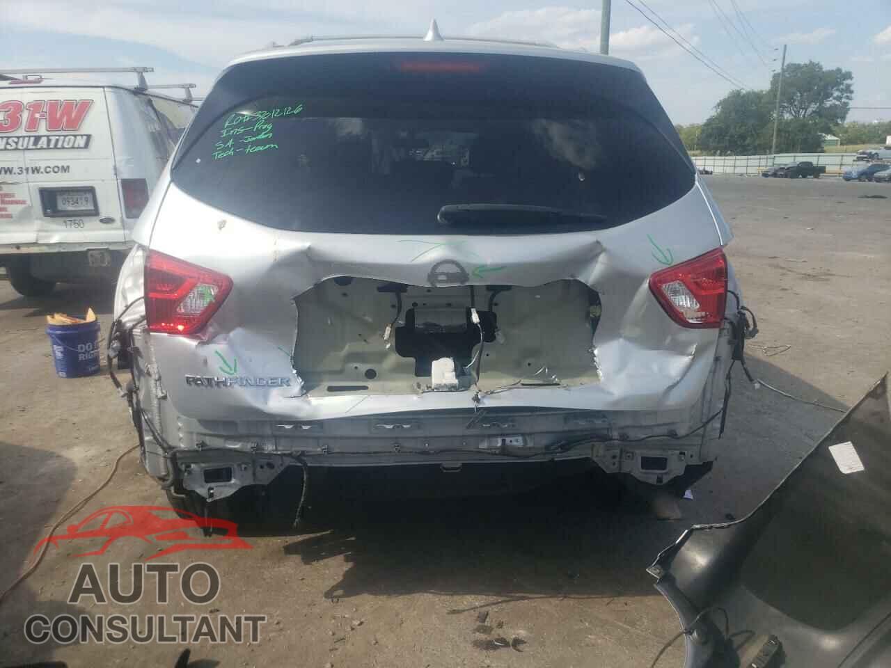 NISSAN PATHFINDER 2019 - 5N1DR2MN2KC608513