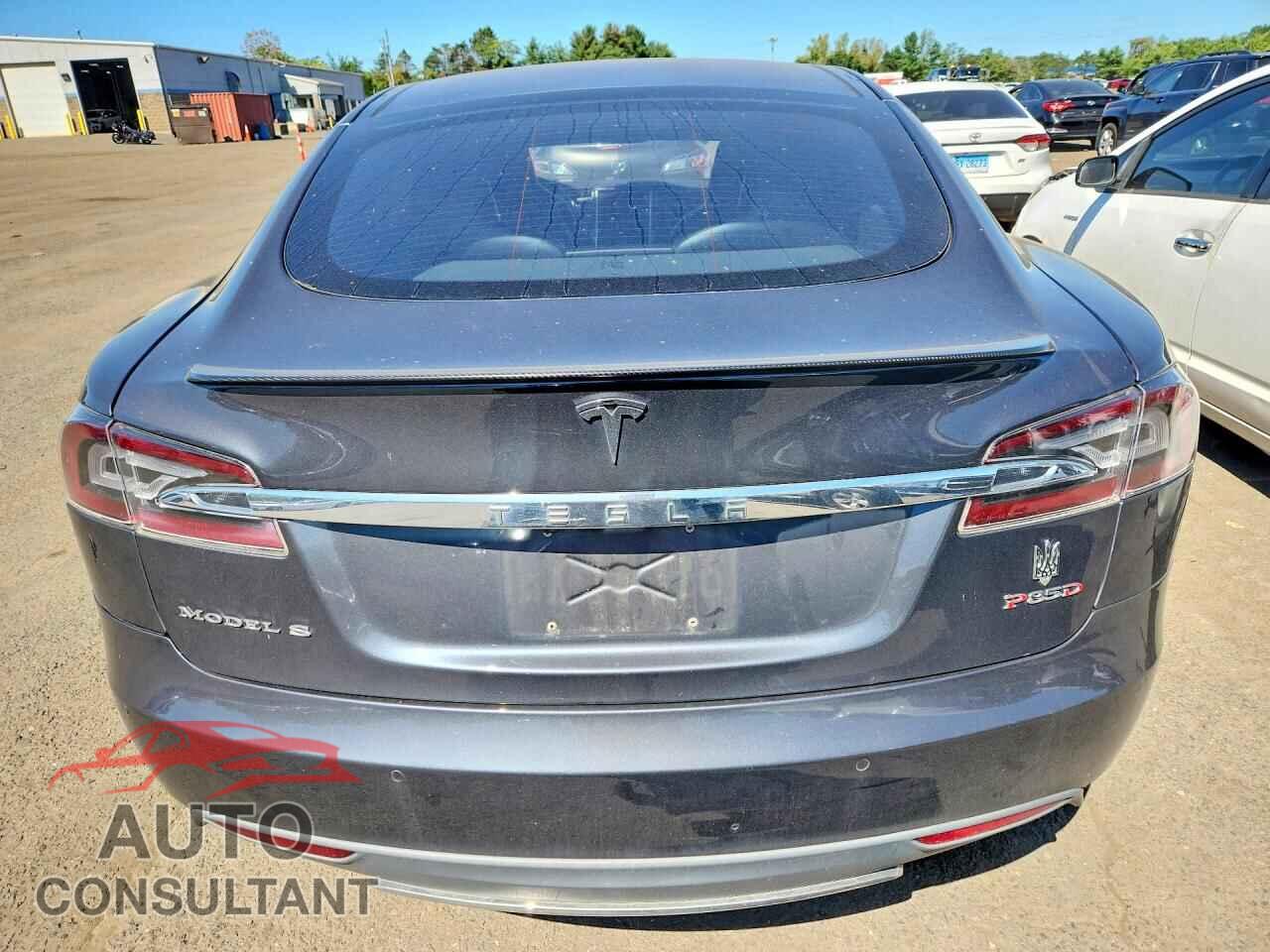 TESLA MODEL S 2015 - 5YJSA4H48FF090559