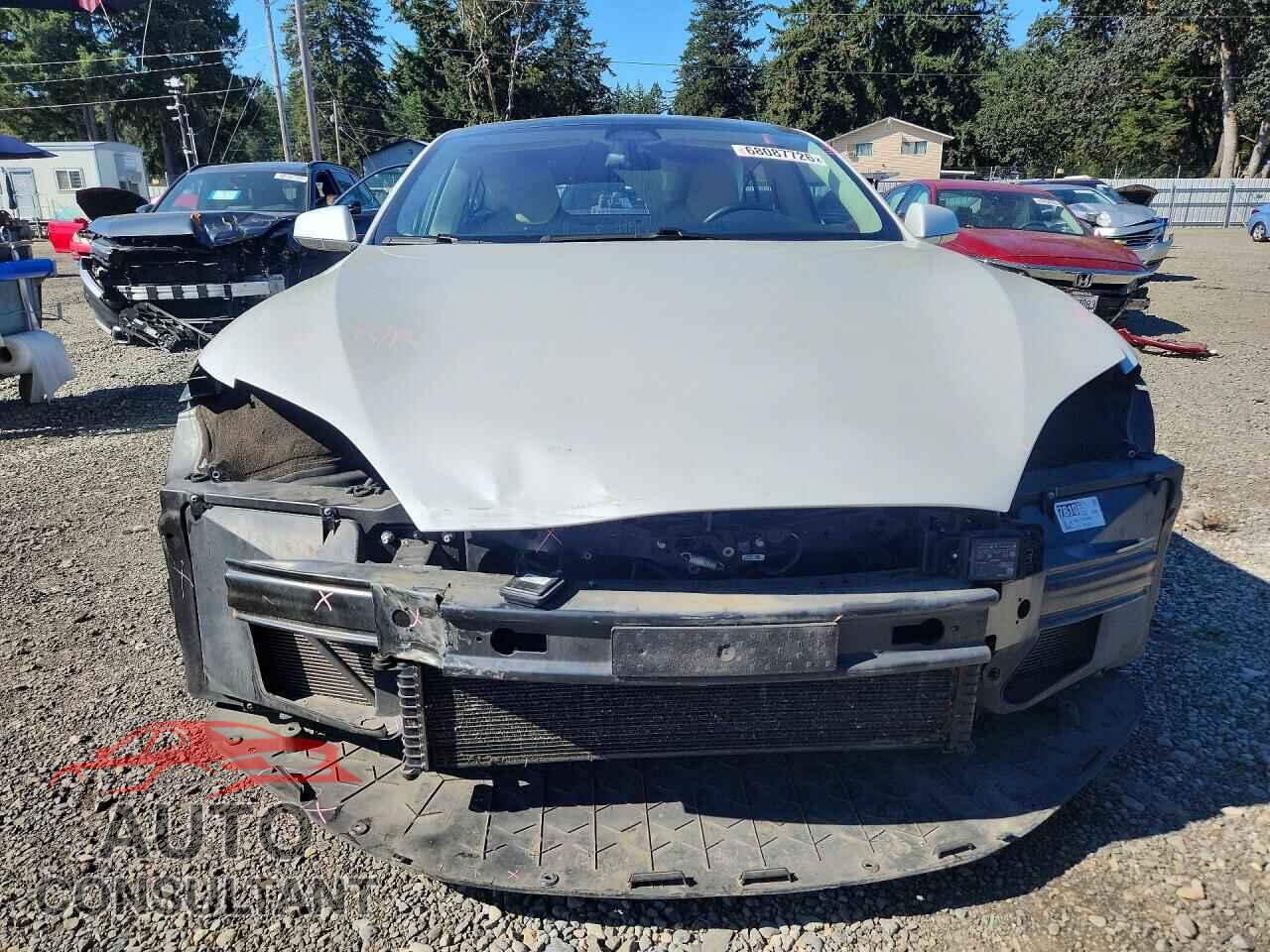 TESLA MODEL S 2019 - 5YJSA1E23KF304109