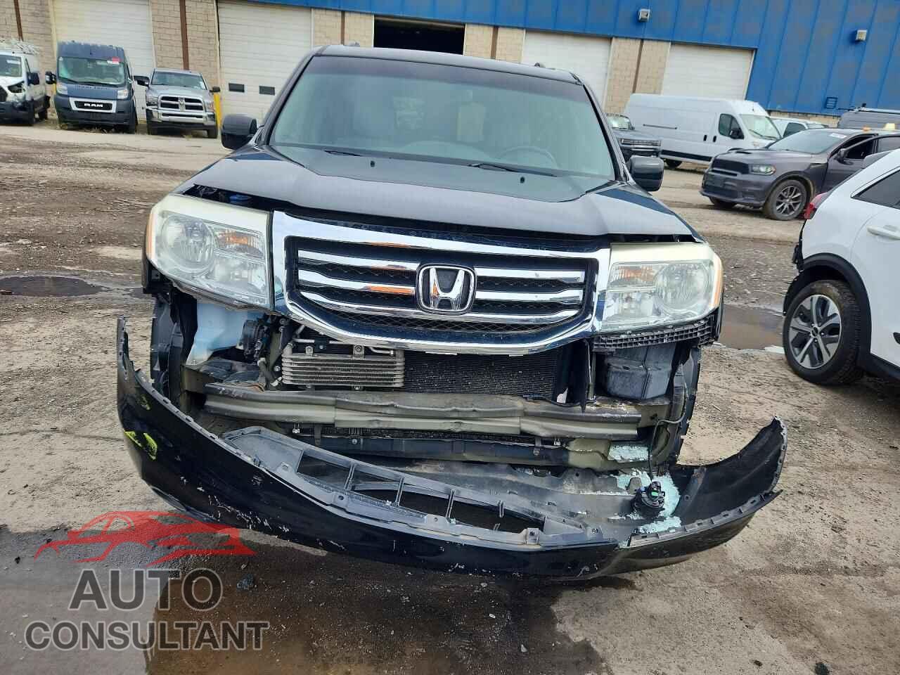 HONDA PILOT 2013 - 5FNYF4H65DB009561