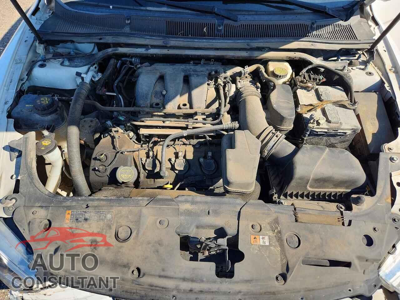 FORD TAURUS 2018 - 1FAHP2E86JG115662