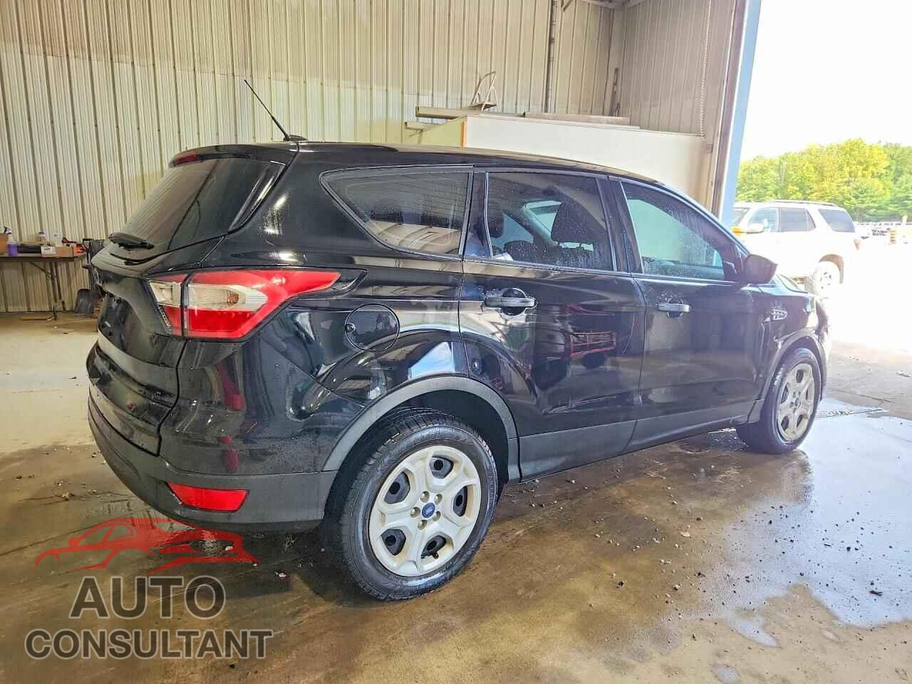 FORD ESCAPE 2017 - 1FMCU0F79HUB71531