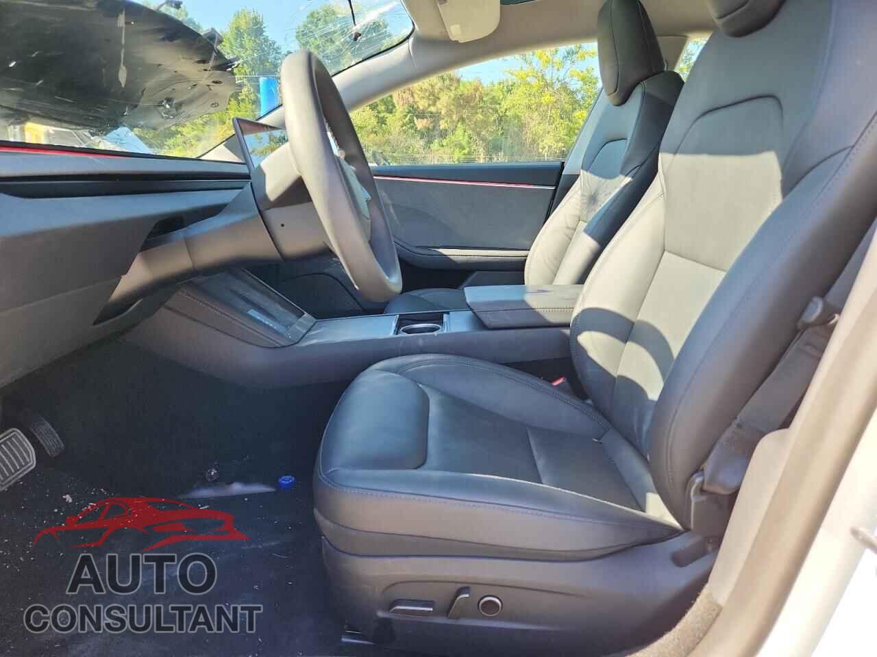 TESLA MODEL 3 2025 - 5YJ3E1EA8SF020510