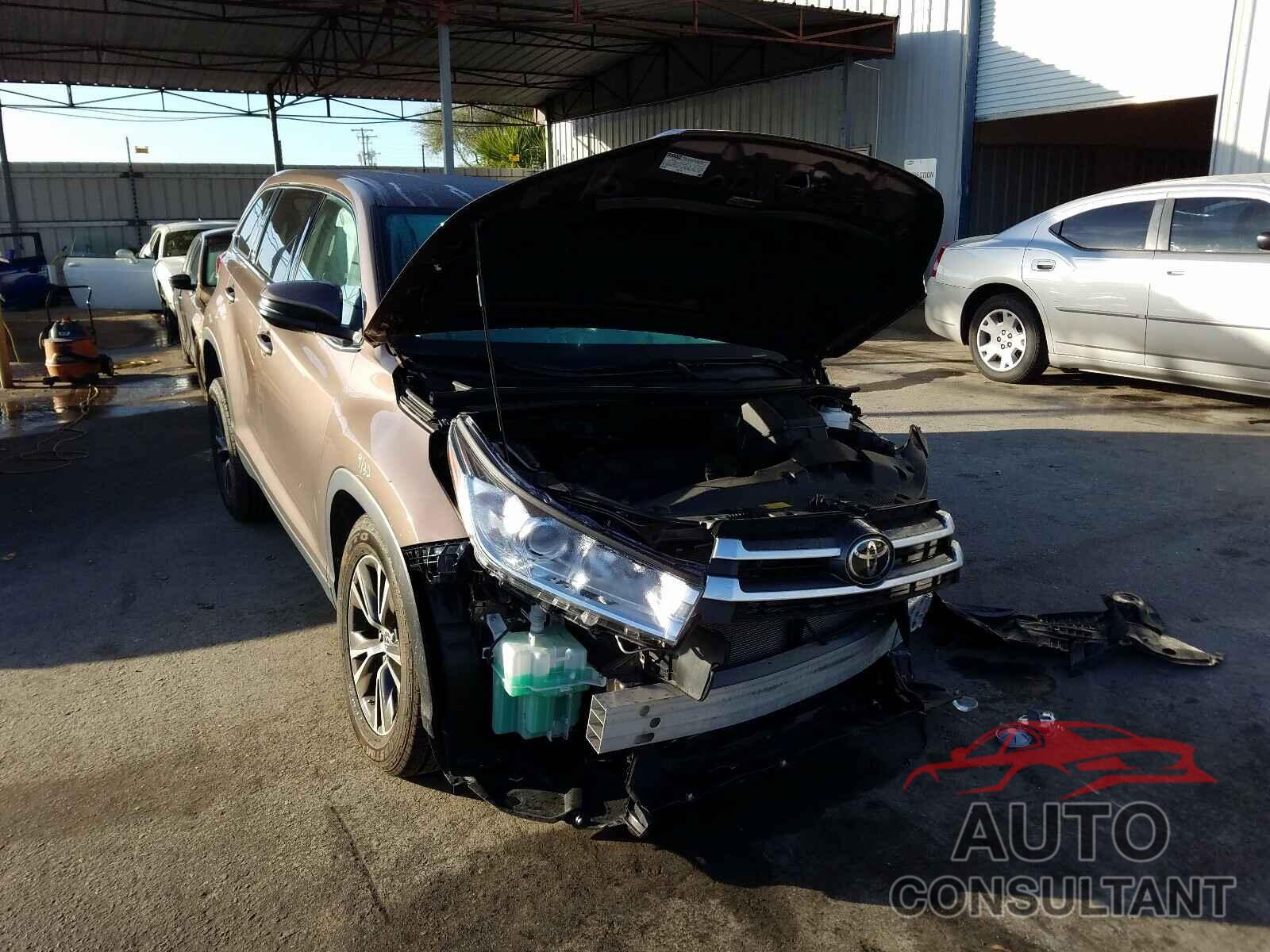 TOYOTA HIGHLANDER 2019 - 5TDZARFH7KS044597
