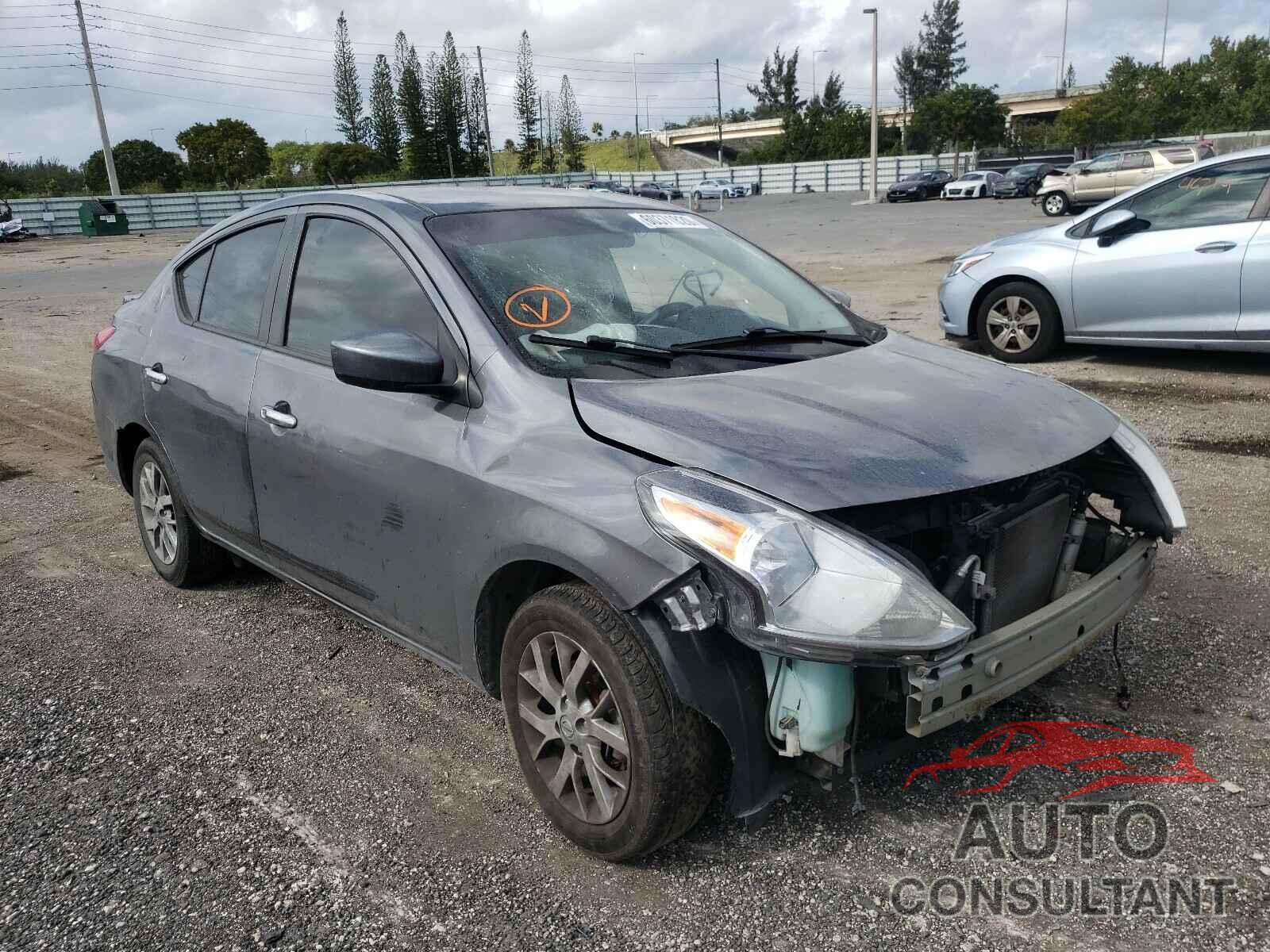 NISSAN VERSA 2018 - 3N1CN7APXJL875810