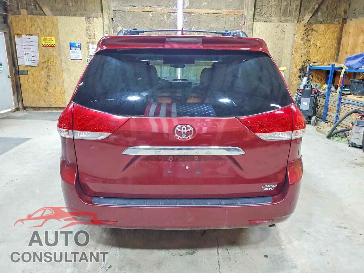 TOYOTA SIENNA 2013 - 5TDDK3DC8DS067448